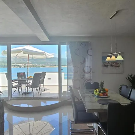Lägenhet Luxury Malea With Jacuzzi And Sauna, By The Sea