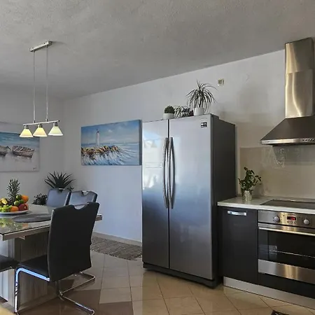 Lägenhet Luxury Malea With Jacuzzi And Sauna, By The Sea