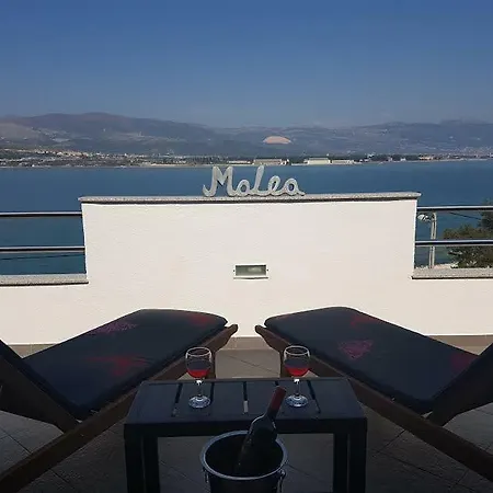 Luxury Malea With Jacuzzi And Sauna, By The Sea Lägenhet
