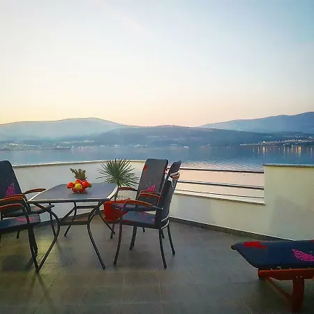 Apartment Luxury Malea With Jacuzzi And Sauna, By The Sea *