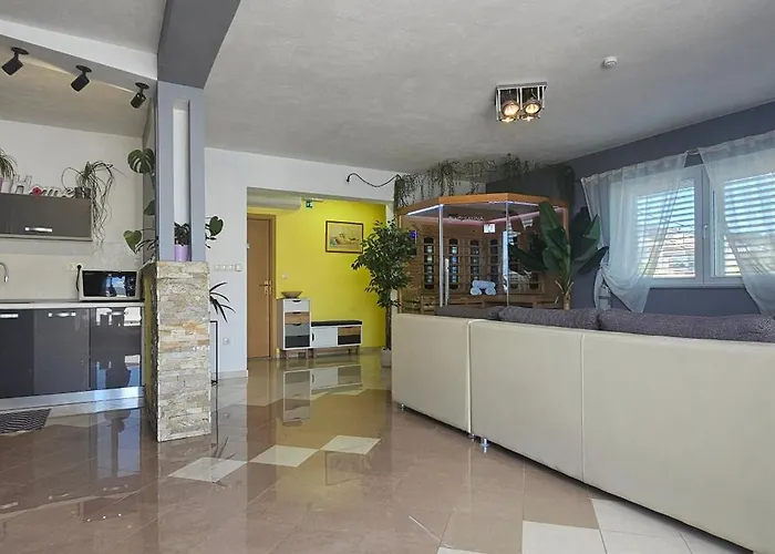 Luxury Malea With Jacuzzi And Sauna, By The Sea Lejlighed *