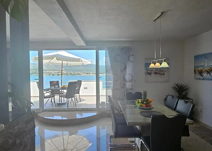 Lejlighed Luxury Malea With Jacuzzi And Sauna, By The Sea