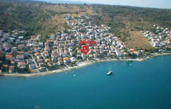 Luxury Malea With Jacuzzi And Sauna, By The Sea Apartmán