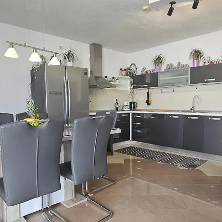 Lejlighed Luxury Malea With Jacuzzi And Sauna, By The Sea *